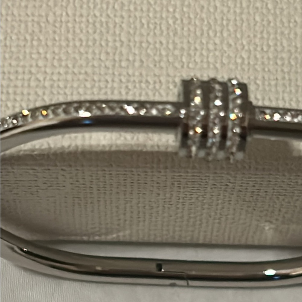 Chic Silver Bangle with Crystal Details